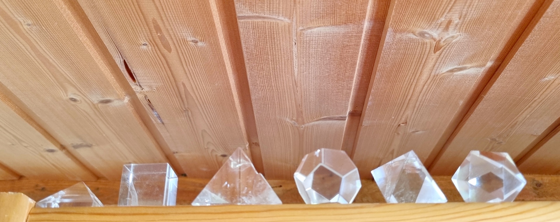 pyramide et 5 solides de Platon en cristal de roche